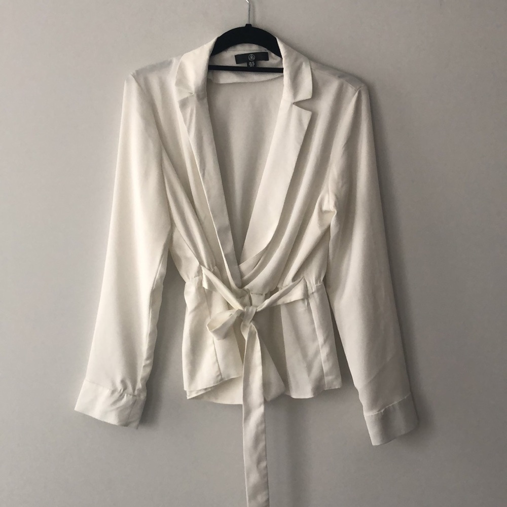 Missguided low cut satin top